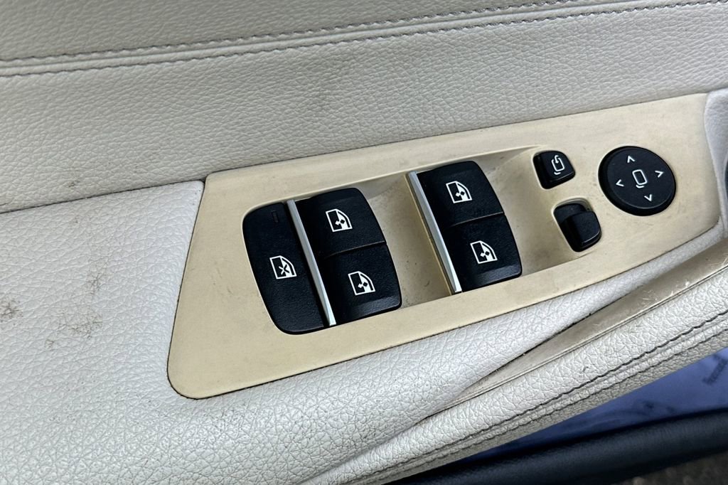 Used 2018 BMW 540i w/ M Sport Package image 11