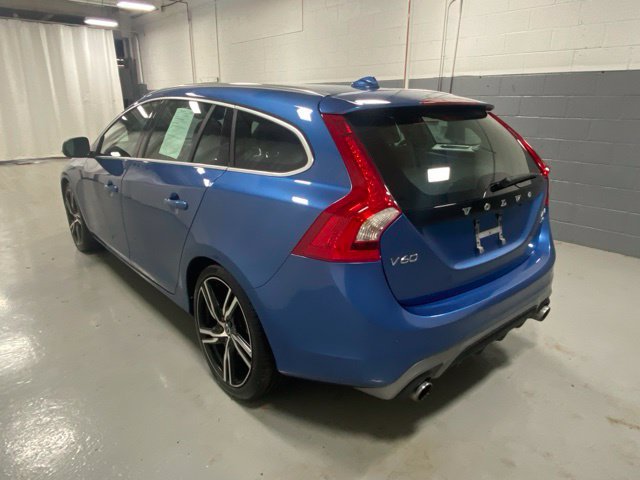 Used 2017 Volvo V60 T6 R-Design Platinum w/ Climate Package AWD/4WD image 2