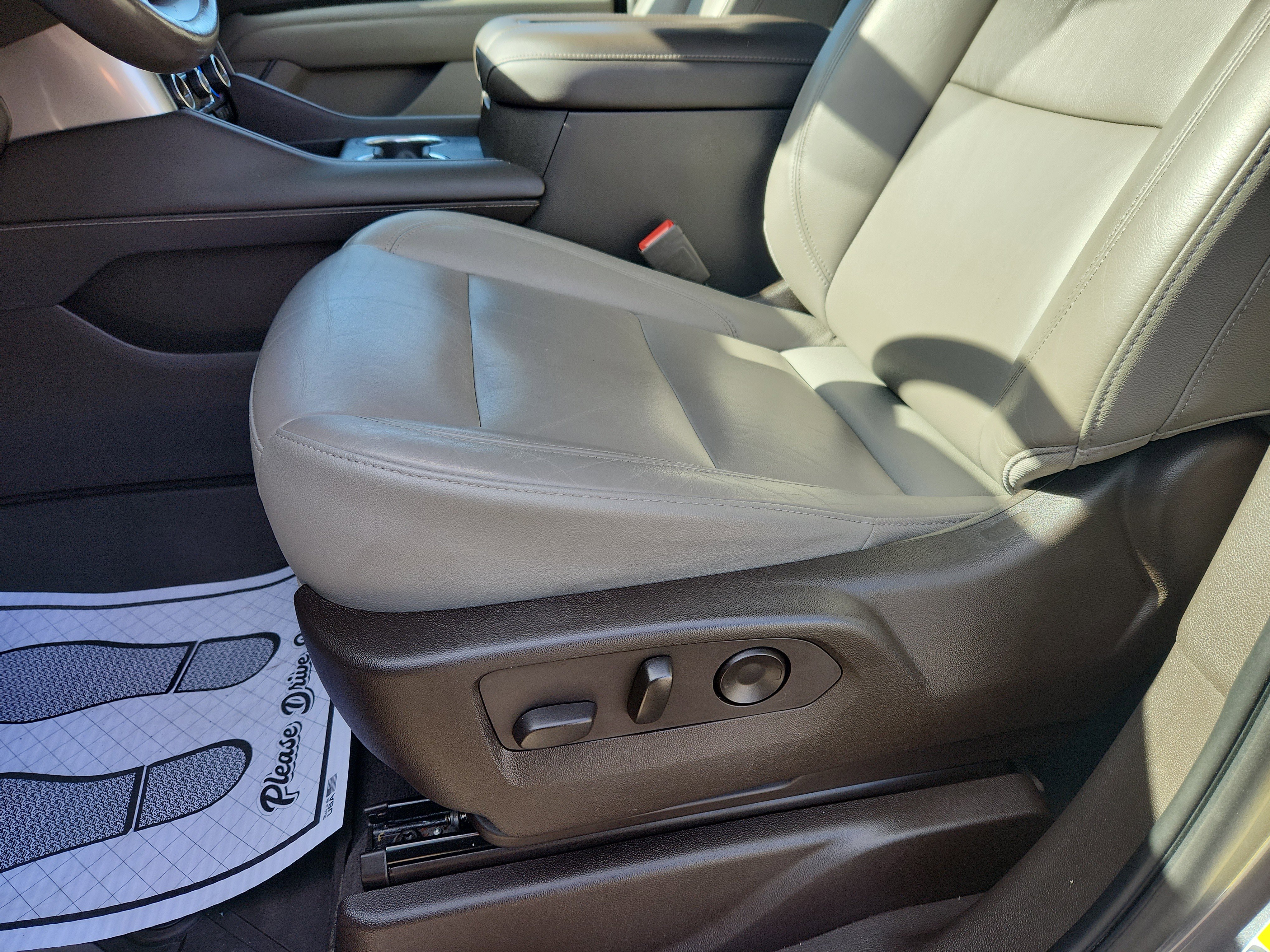 Used 2021 Chevrolet Tahoe Z71 w/ Z71 Signature Package image 25