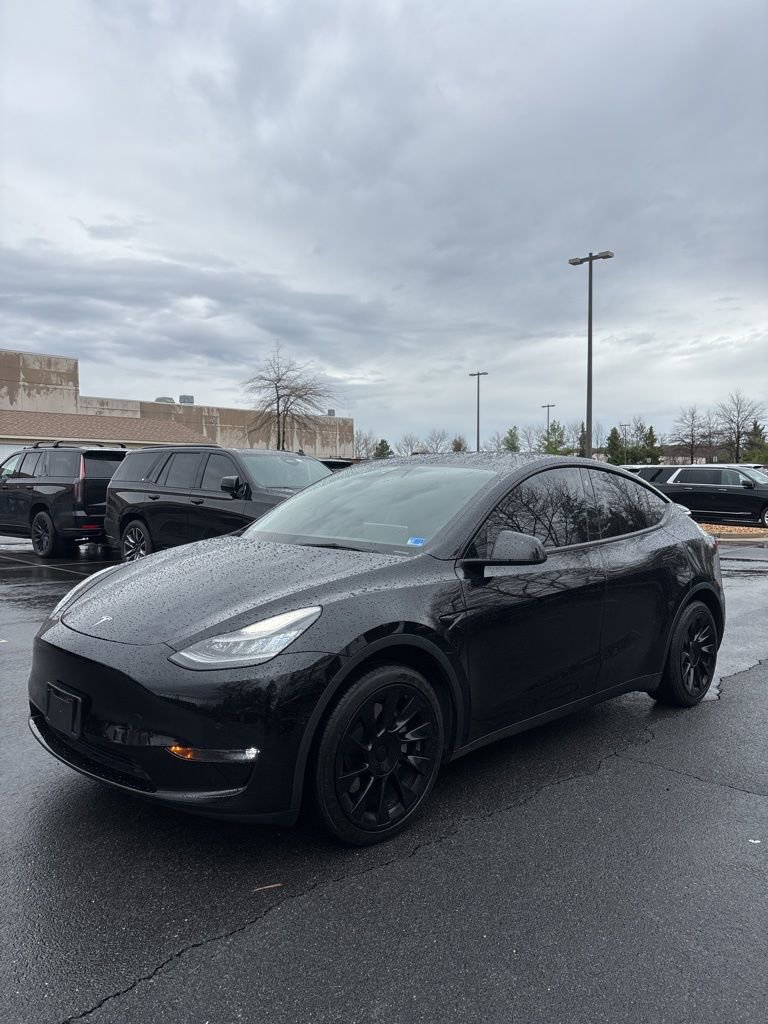 Used 2021 Tesla Model Y Long Range image 3