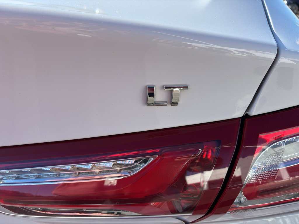 Used 2022 Chevrolet Malibu LT image 23