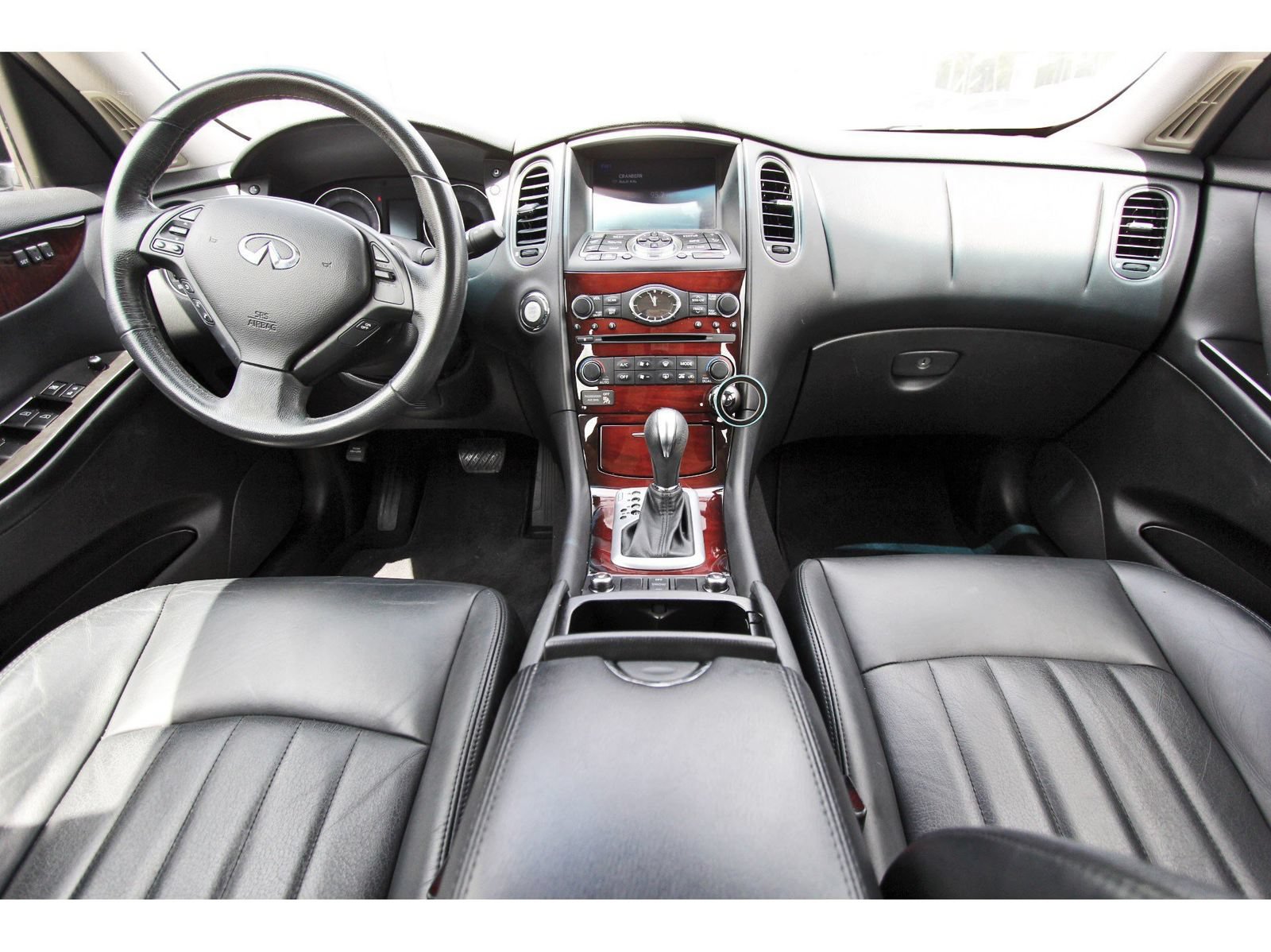 Used 2016 INFINITI QX50 AWD w/ Premium Plus Package image 10
