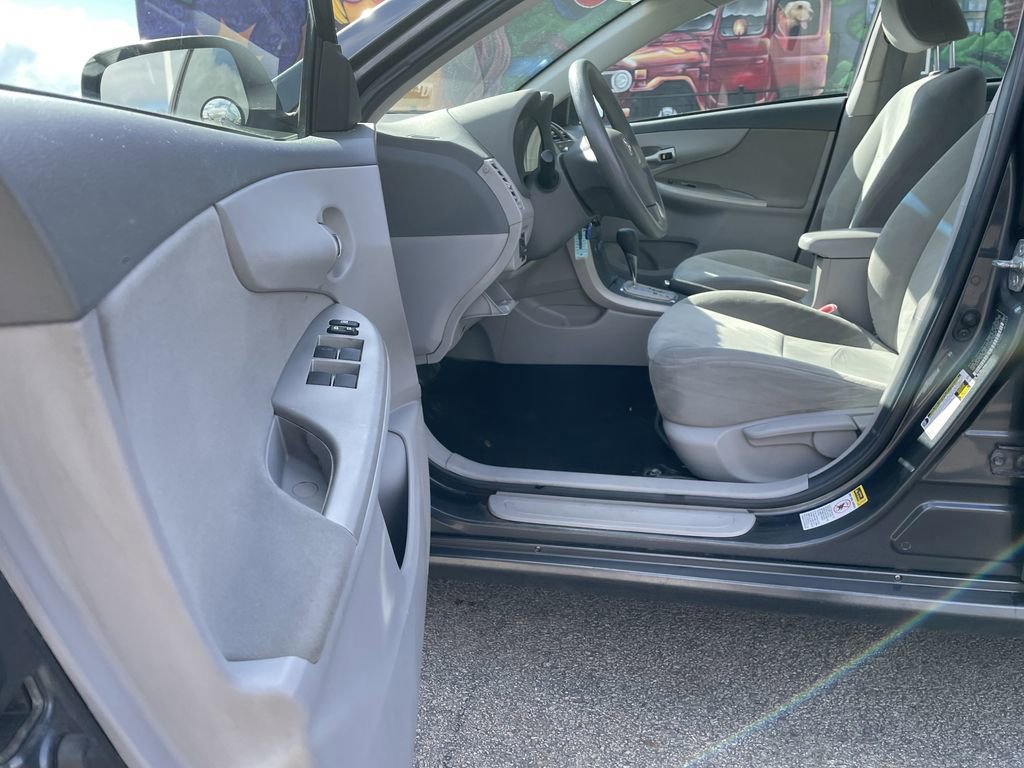 Used 2010 Toyota Corolla LE image 14