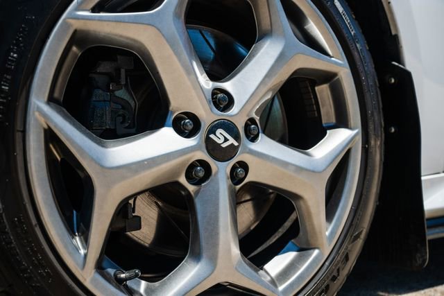 Used 2016 Ford Focus ST image 3