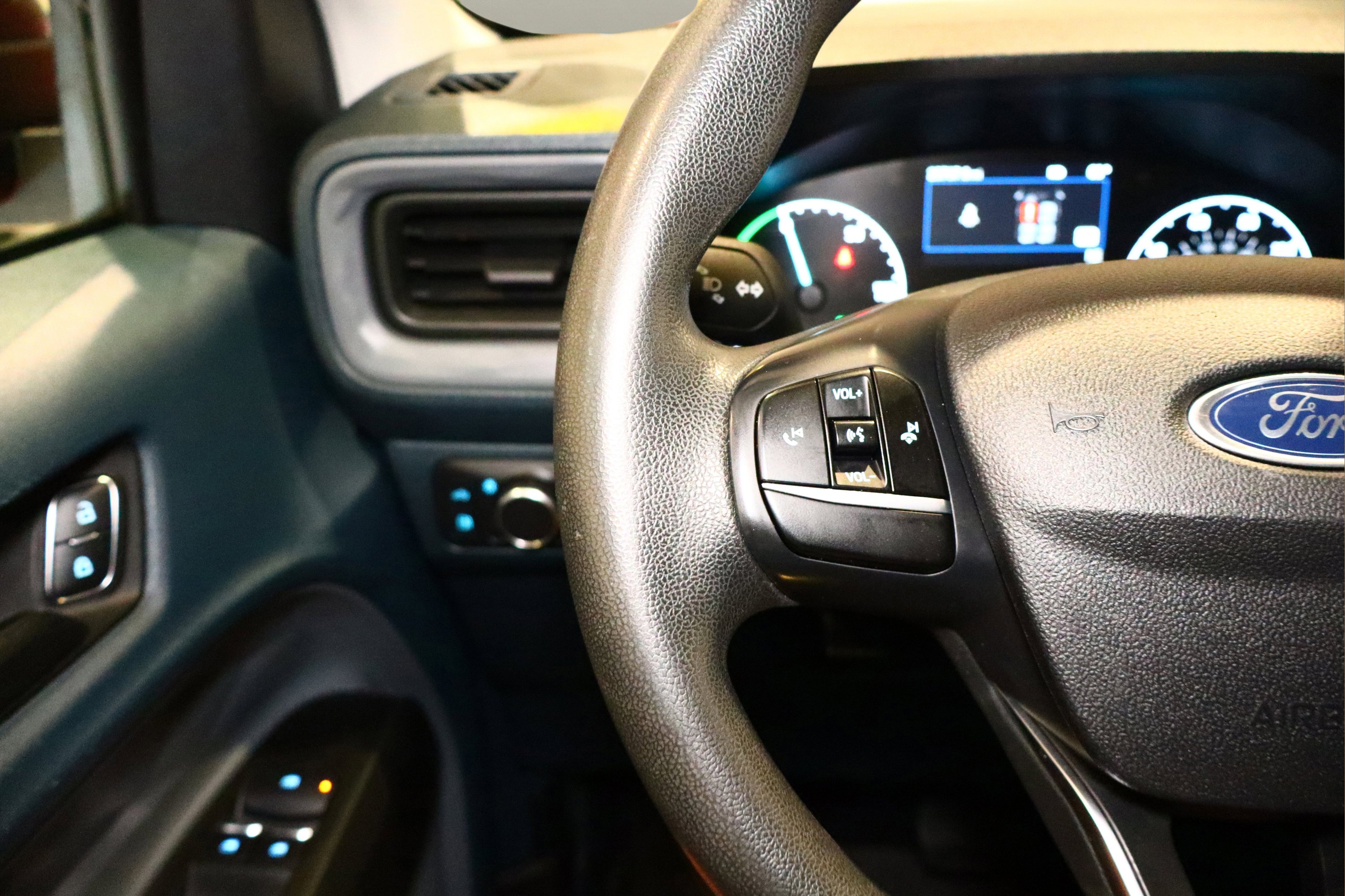 Used 2022 Ford Maverick XL image 8