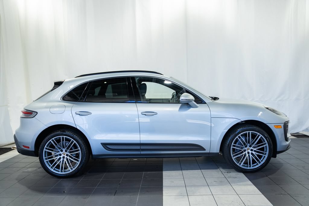 Used 2022 Porsche Macan AWD/4WD image 3