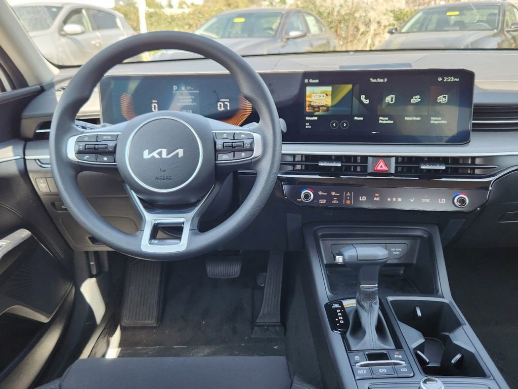 New 2025 Kia K5 LXS image 13