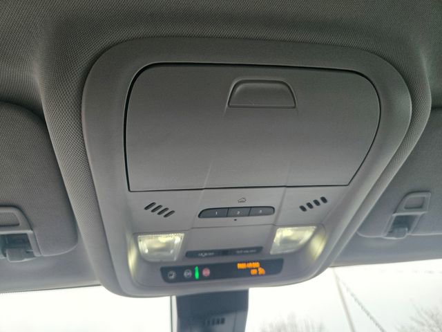 Used 2023 GMC Terrain SLT image 20