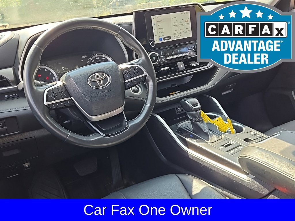 Used 2024 Toyota Highlander XLE AWD/4WD image 18