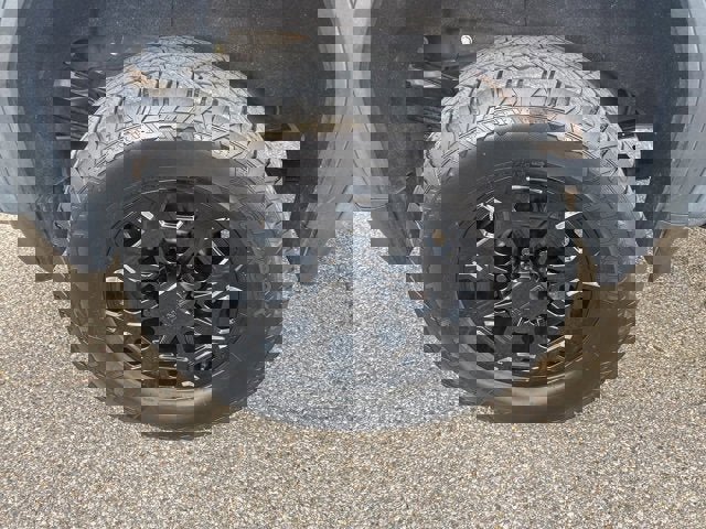 Used 2020 GMC Sierra 3500 AT4 w/ AT4 Premium Package image 21