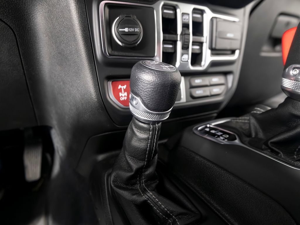 Used 2024 Jeep Wrangler S AWD/4WD image 24