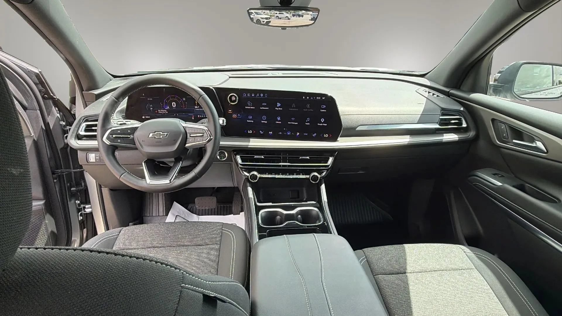 Used 2026 Chevrolet Traverse LT w/ Midnight/Sport Edition FWD image 18