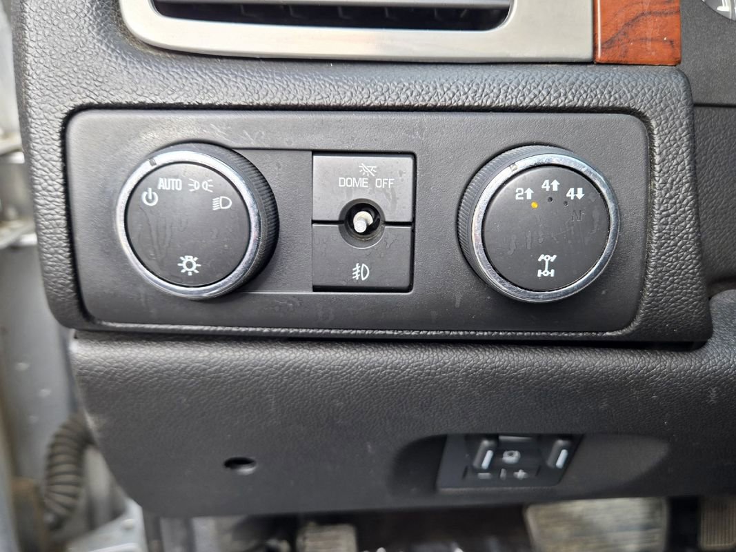 Used 2014 GMC Sierra 2500 SLT w/ Suspension Package, Off-Road image 25