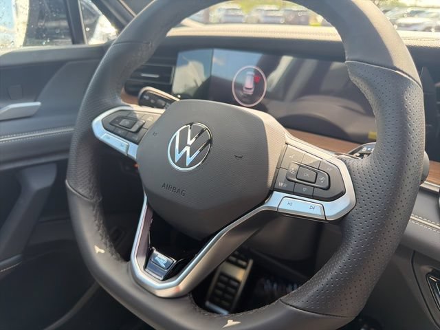 New 2026 Volkswagen Tiguan SEL R-Line AWD/4WD image 40