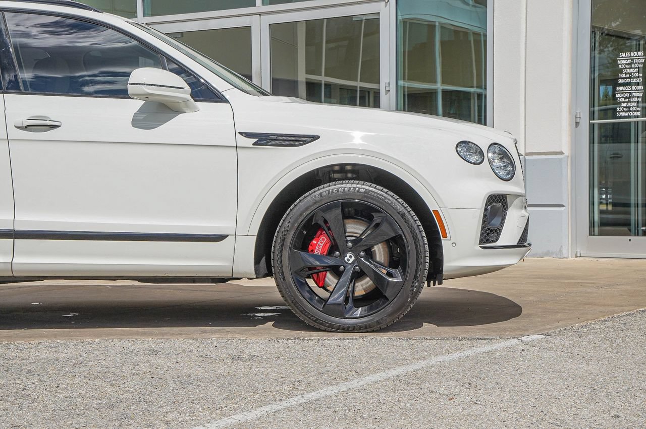 Certified 2023 Bentley Bentayga AWD/4WD image 11