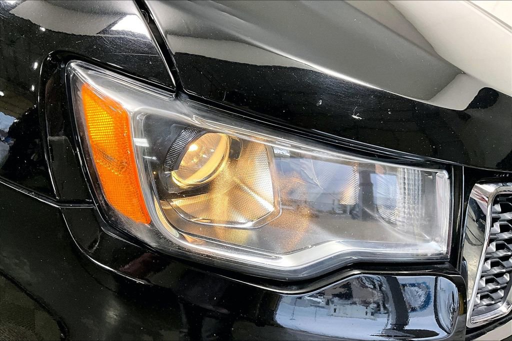 Used 2018 Jeep Grand Cherokee Limited image 25