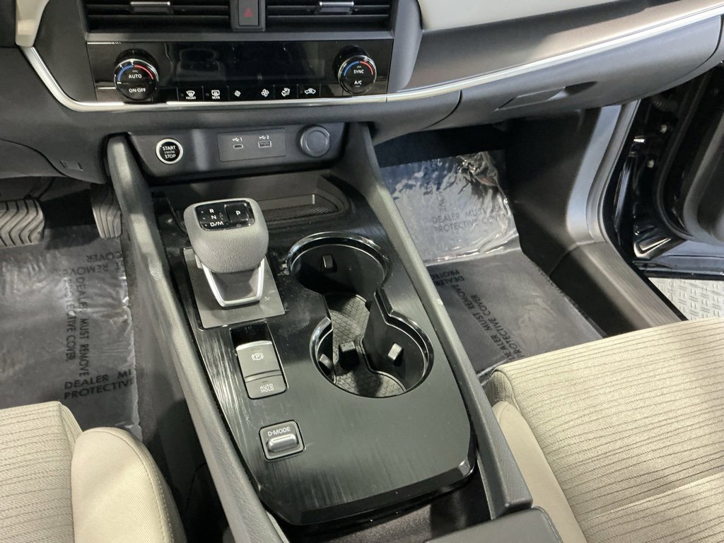 Used 2023 Nissan Rogue SV image 15