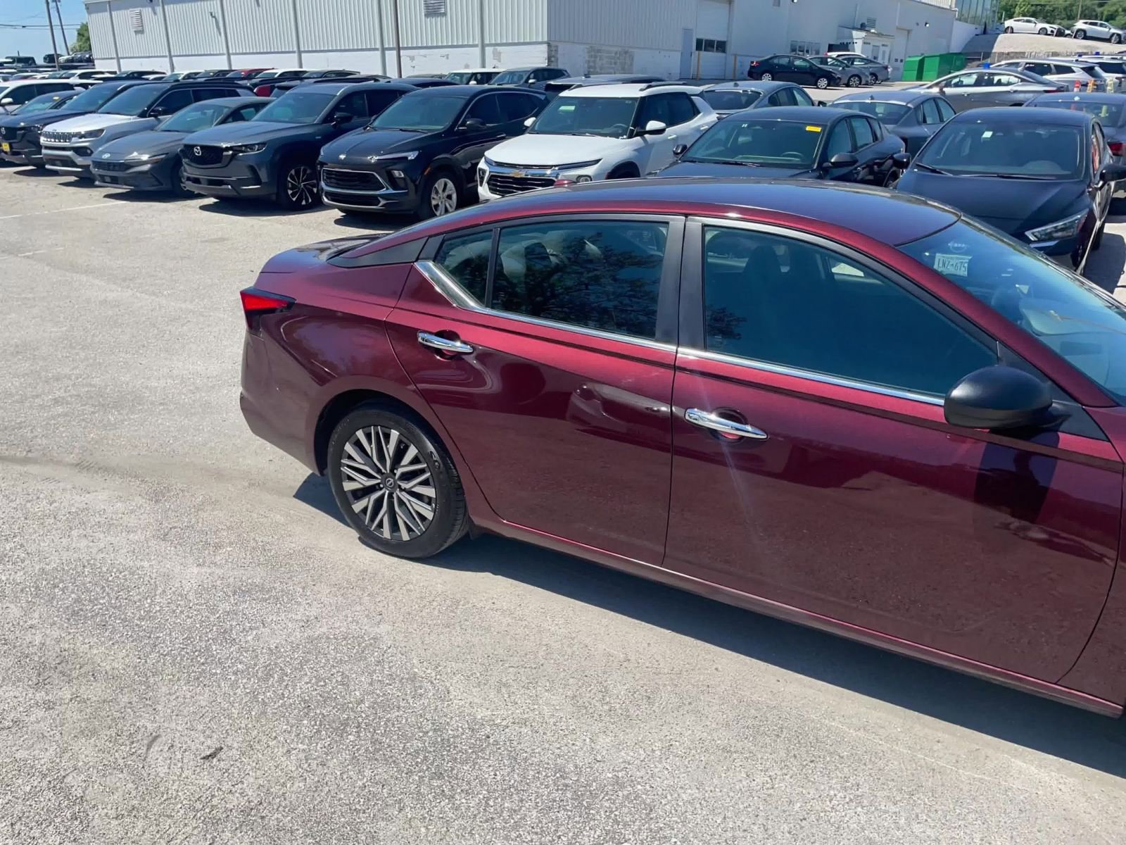 Used 2025 Nissan Altima 2.5 SV FWD video 2