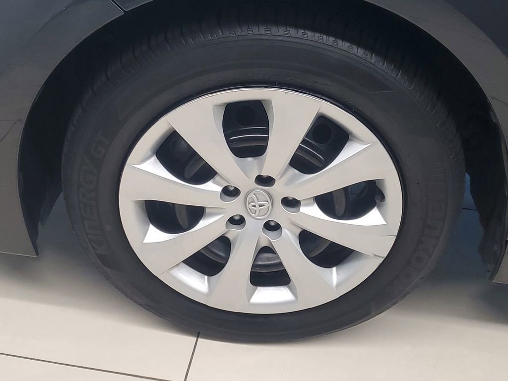 Used 2023 Toyota Corolla LE image 4