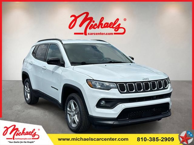 Used 2024 Jeep Compass Latitude AWD/4WD image 1