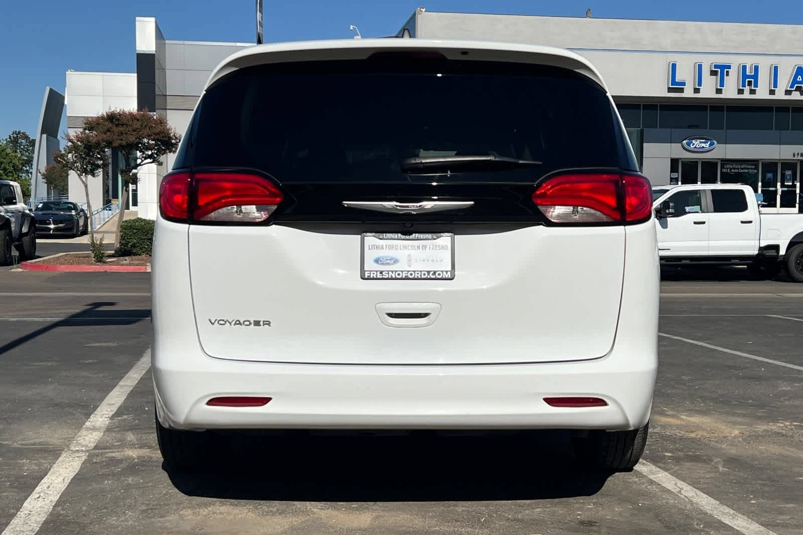 Used 2024 Chrysler Voyager LX FWD image 8