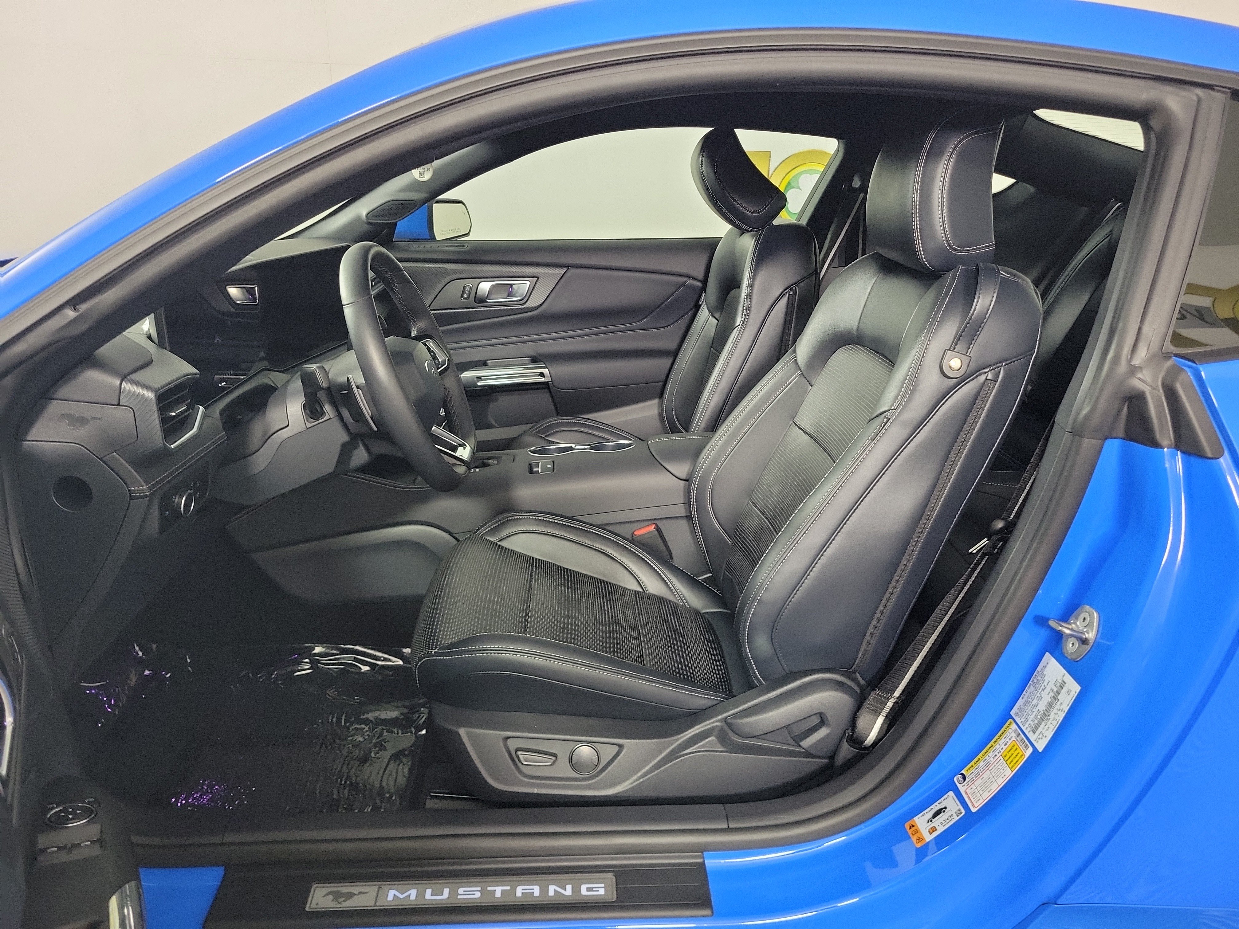 Used 2025 Ford Mustang GT Premium RWD image 9