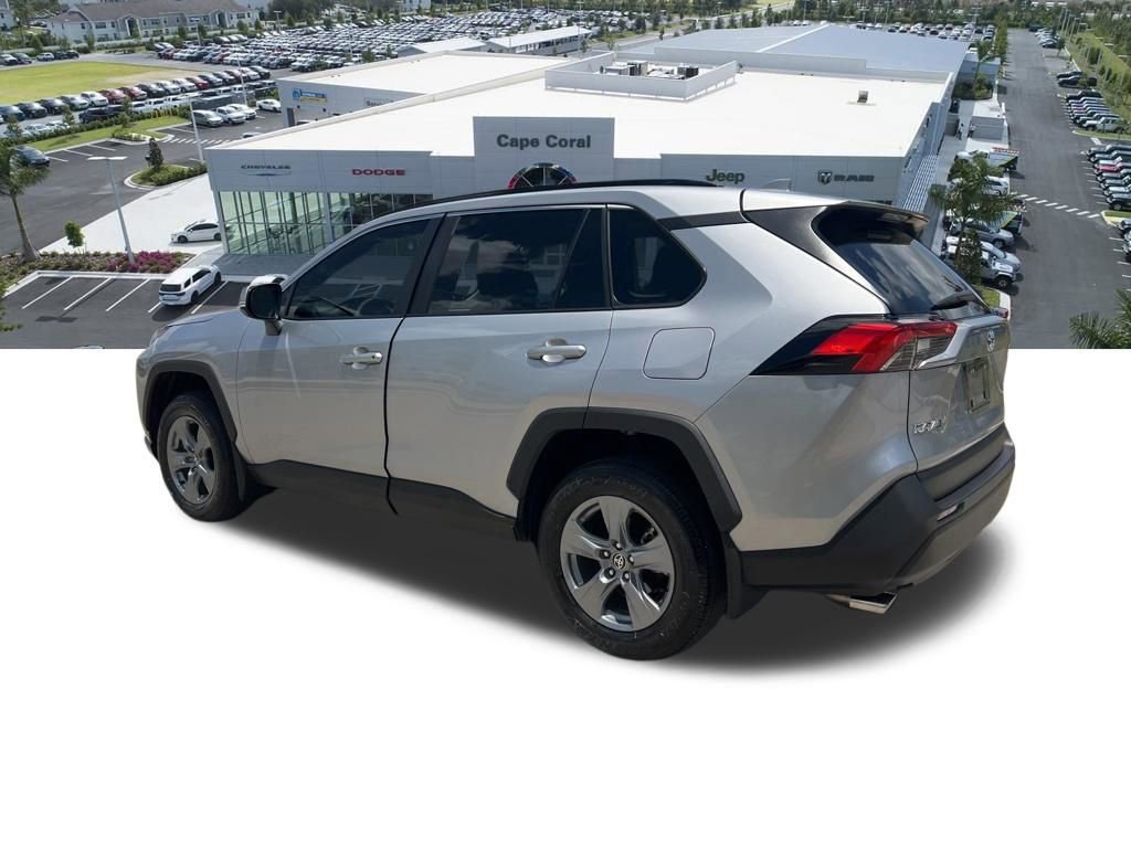 Used 2025 Toyota RAV4 XLE FWD image 23