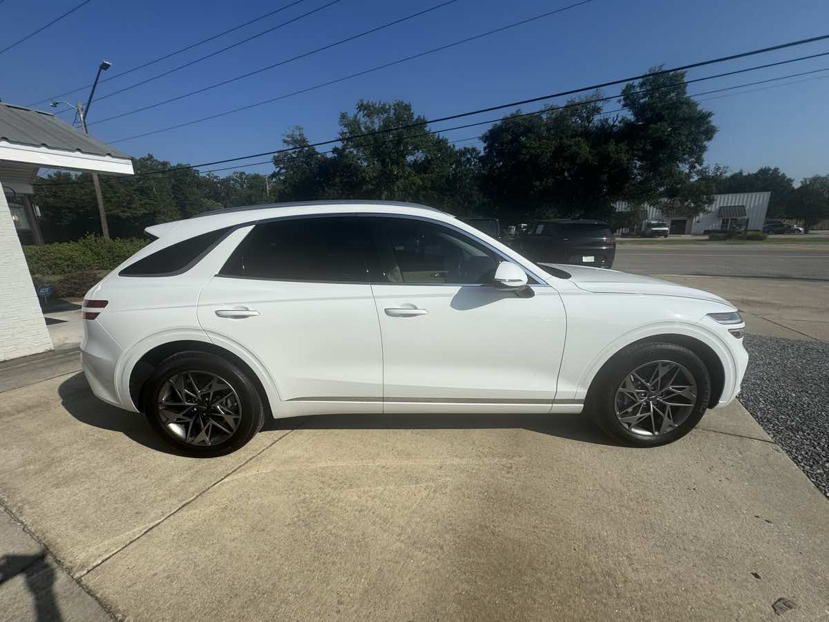 Used 2024 Genesis GV70 2.5T AWD/4WD image 5
