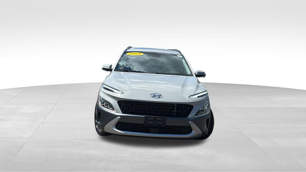 Used 2023 Hyundai Kona Limited AWD/4WD image 2