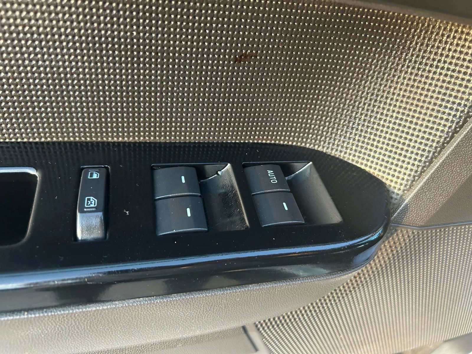 Used 2011 Ford Escape Limited image 10