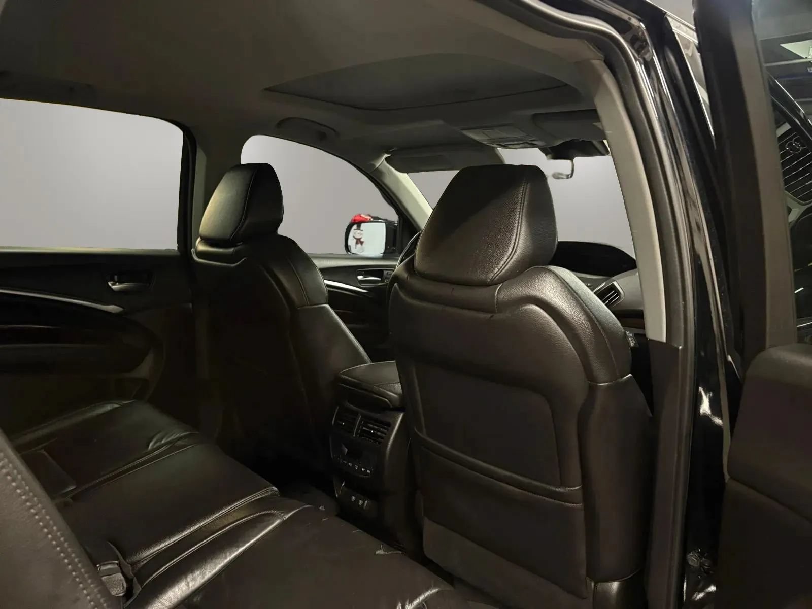 Used 2020 Acura MDX SH-AWD image 23