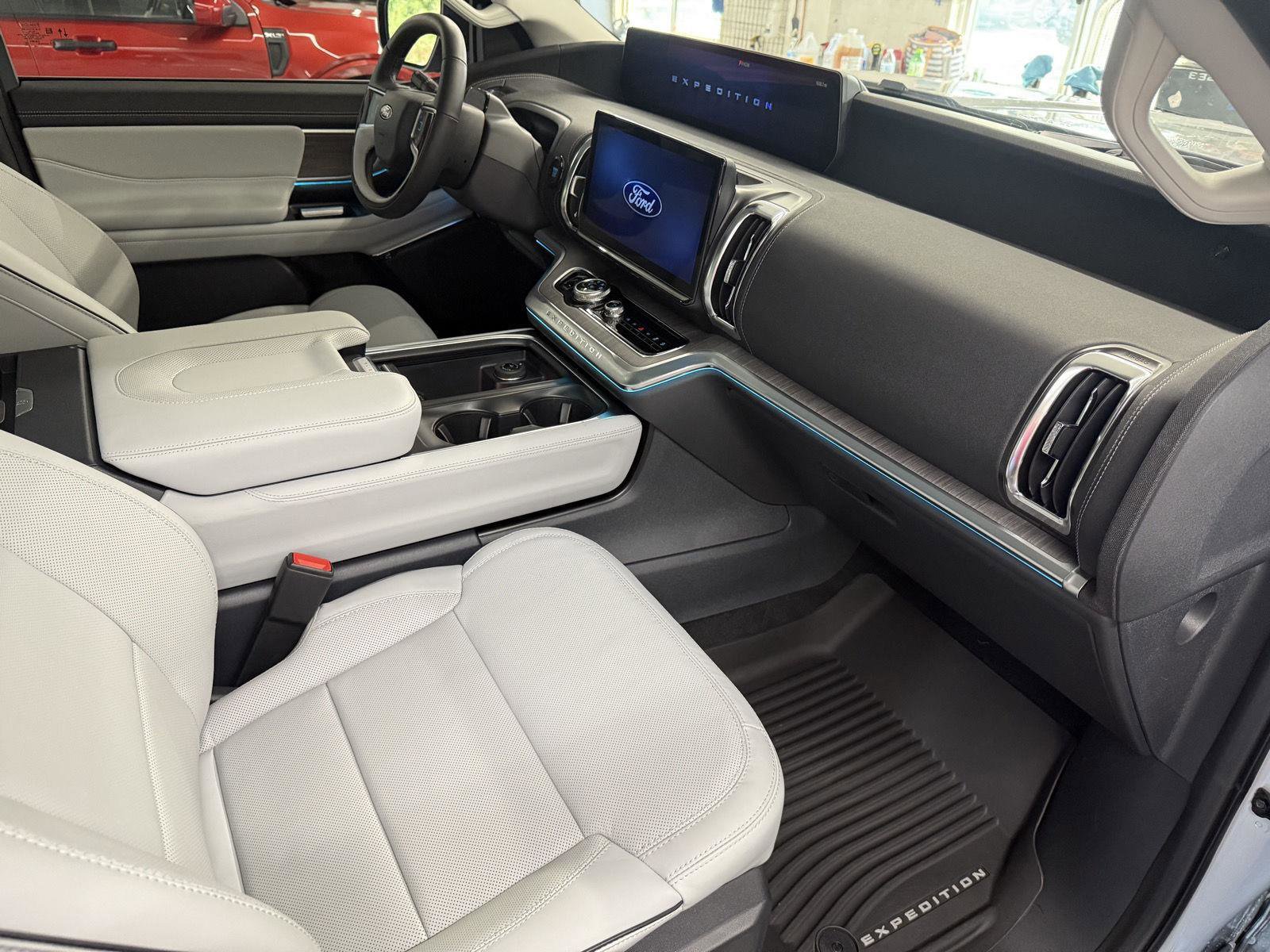 New 2025 Ford Expedition Platinum w/ Platinum Ultimate Package image 23