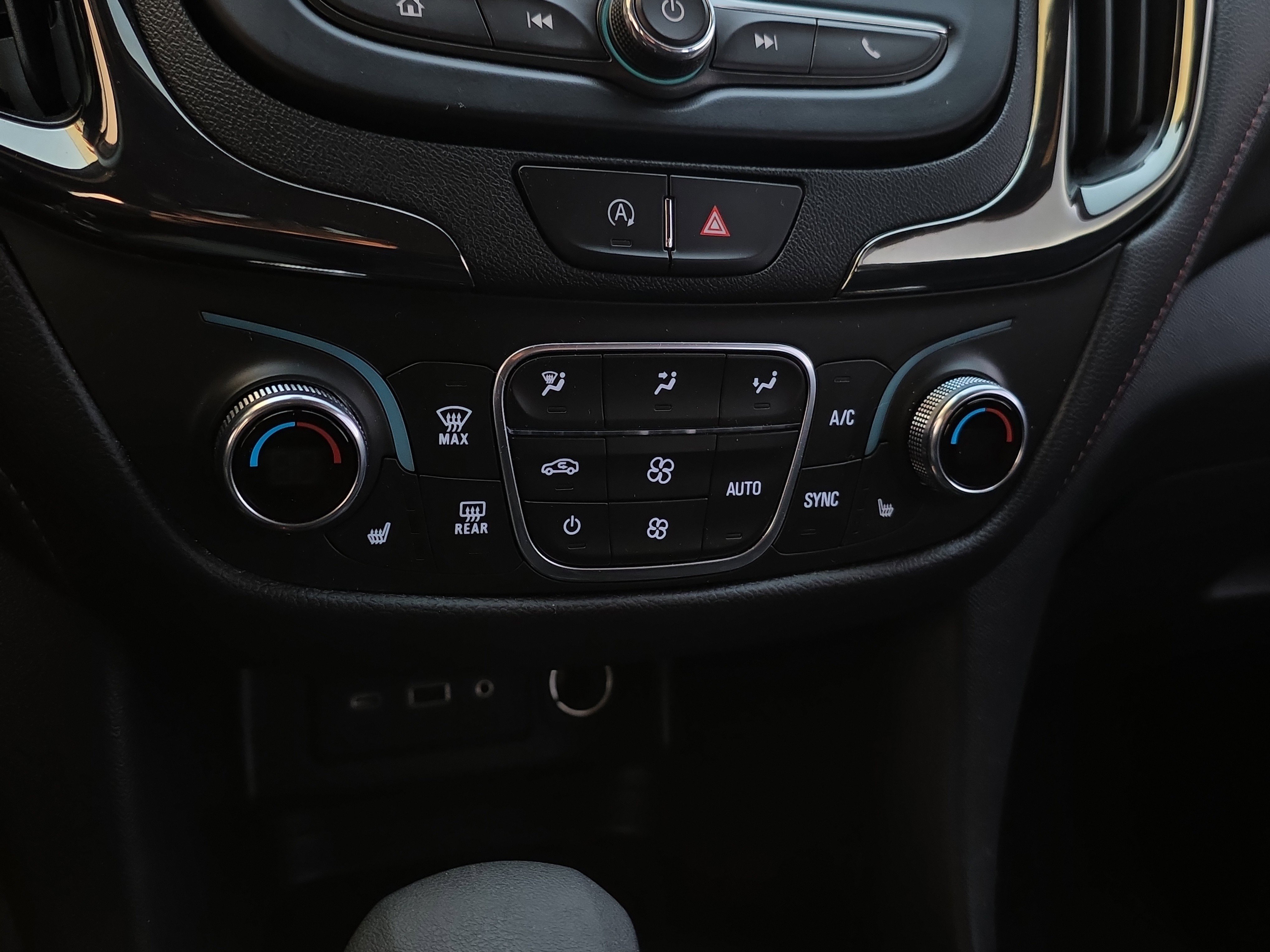 Used 2023 Chevrolet Equinox RS w/ LPO, Cargo Package image 23