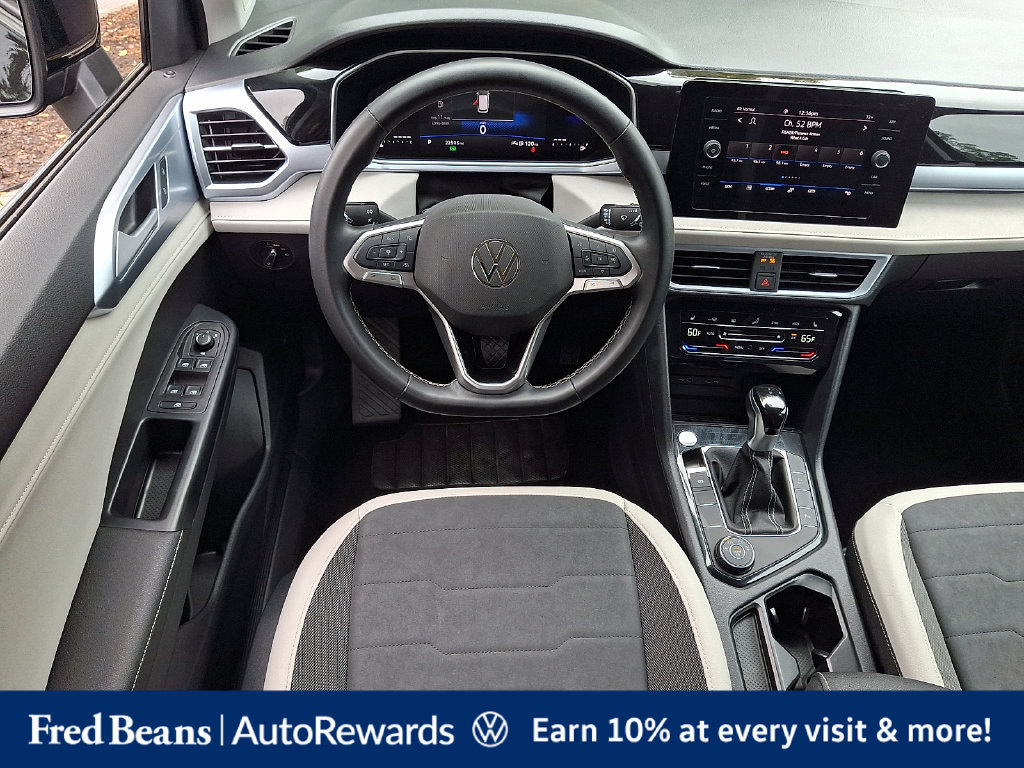 Certified 2025 Volkswagen Taos SE AWD/4WD image 15