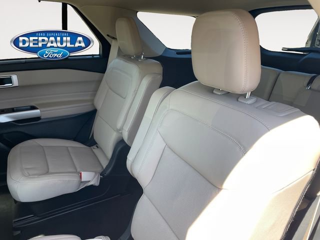 Used 2024 Ford Explorer Limited w/ Limited Technology Package AWD/4WD image 17