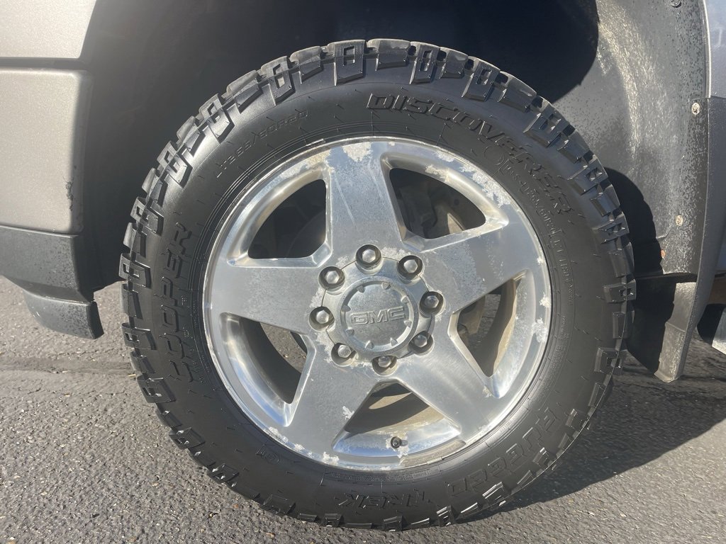 Used 2013 GMC Sierra 2500 Denali w/ Suspension Package, Off-Road image 13