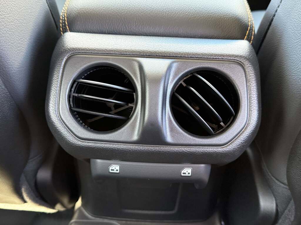 New 2025 Jeep Gladiator Sport image 23