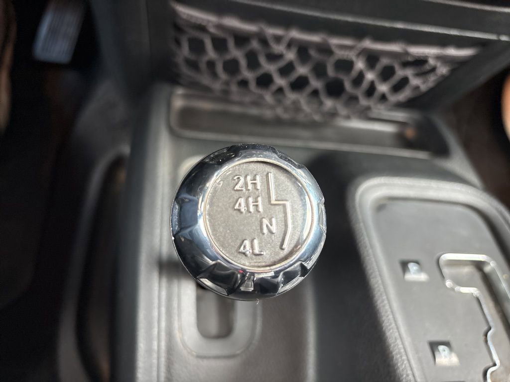 Used 2016 Jeep Wrangler Unlimited Rubicon image 19