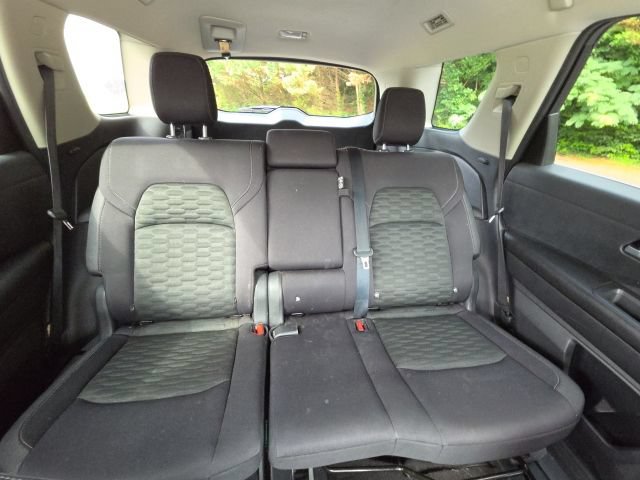 Used 2022 Nissan Pathfinder S FWD image 26