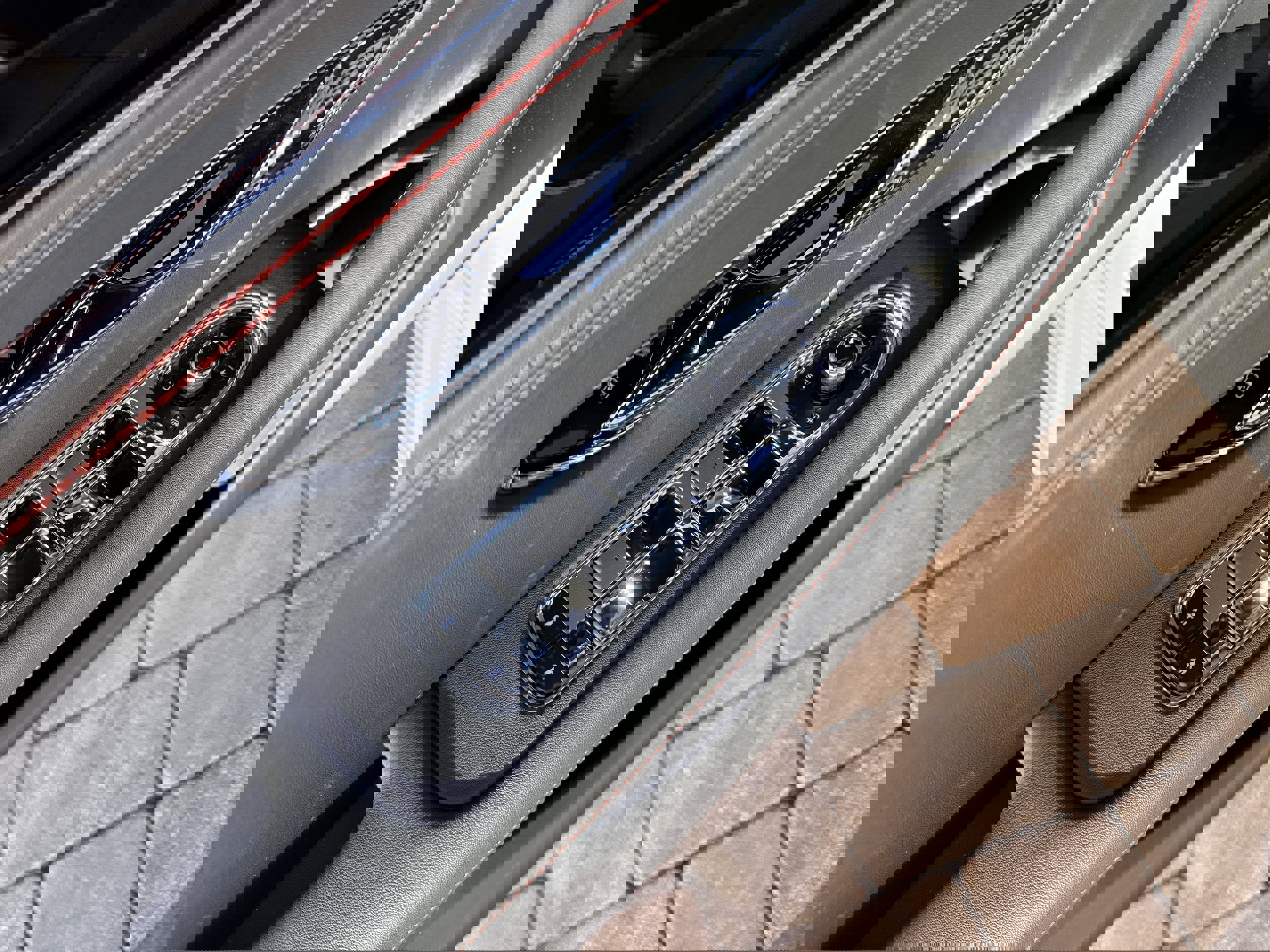 New 2026 Bentley Flying Spur Plug-In Hybrid image 12