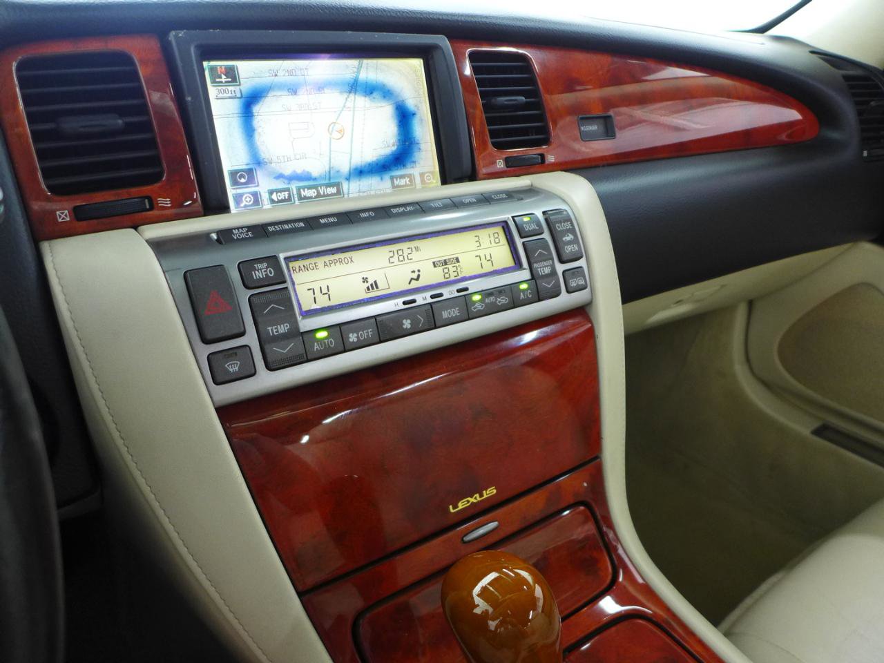 Used 2006 Lexus SC 430 Convertible image 25