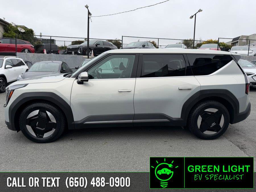 Used 2024 Kia EV9 Light Long Range RWD image 8
