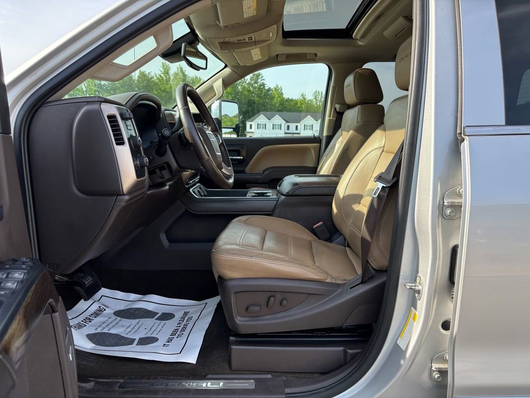 Used 2018 GMC Sierra 2500 Denali w/ Duramax Plus Package AWD/4WD image 14