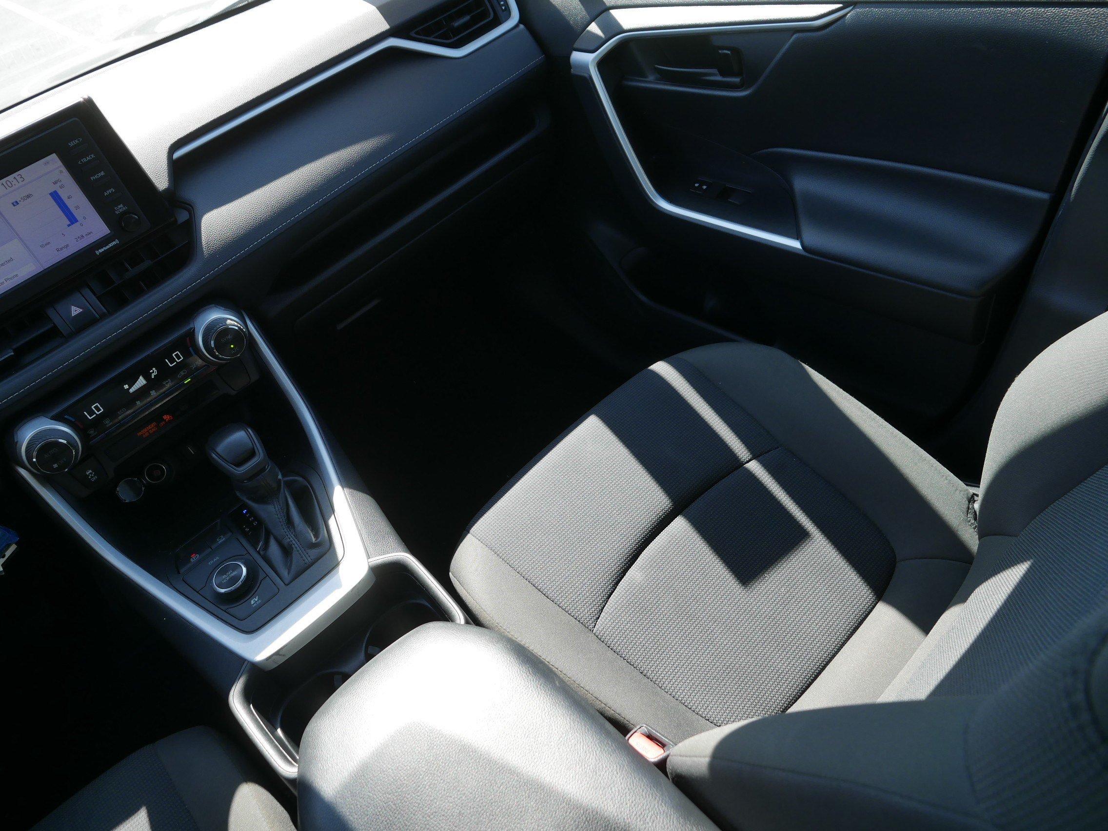 Used 2021 Toyota RAV4 LE AWD/4WD image 11