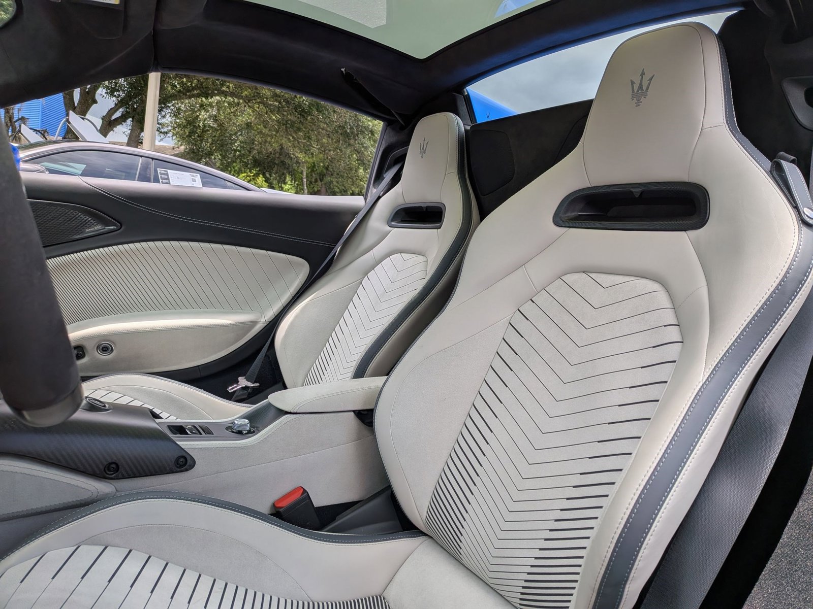 Used 2023 Maserati MC20 Spyder RWD image 5