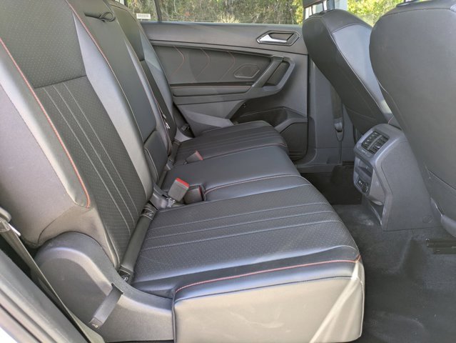 Used 2024 Volkswagen Tiguan SE image 24