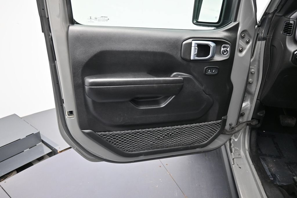 Used 2021 Jeep Gladiator Mojave w/ Auxiliary Switch Group AWD/4WD image 9