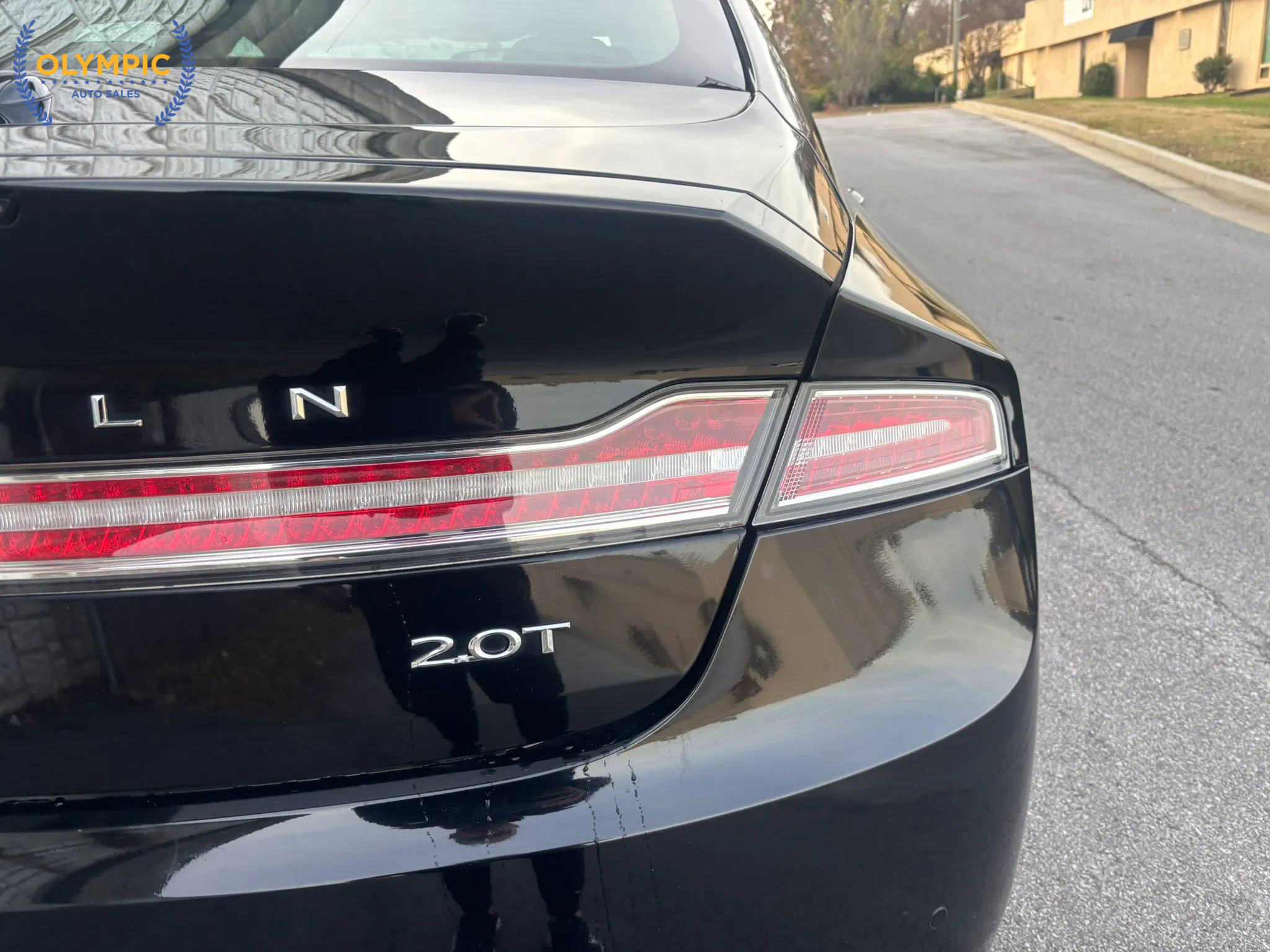 Used 2017 Lincoln MKZ Premiere image 11