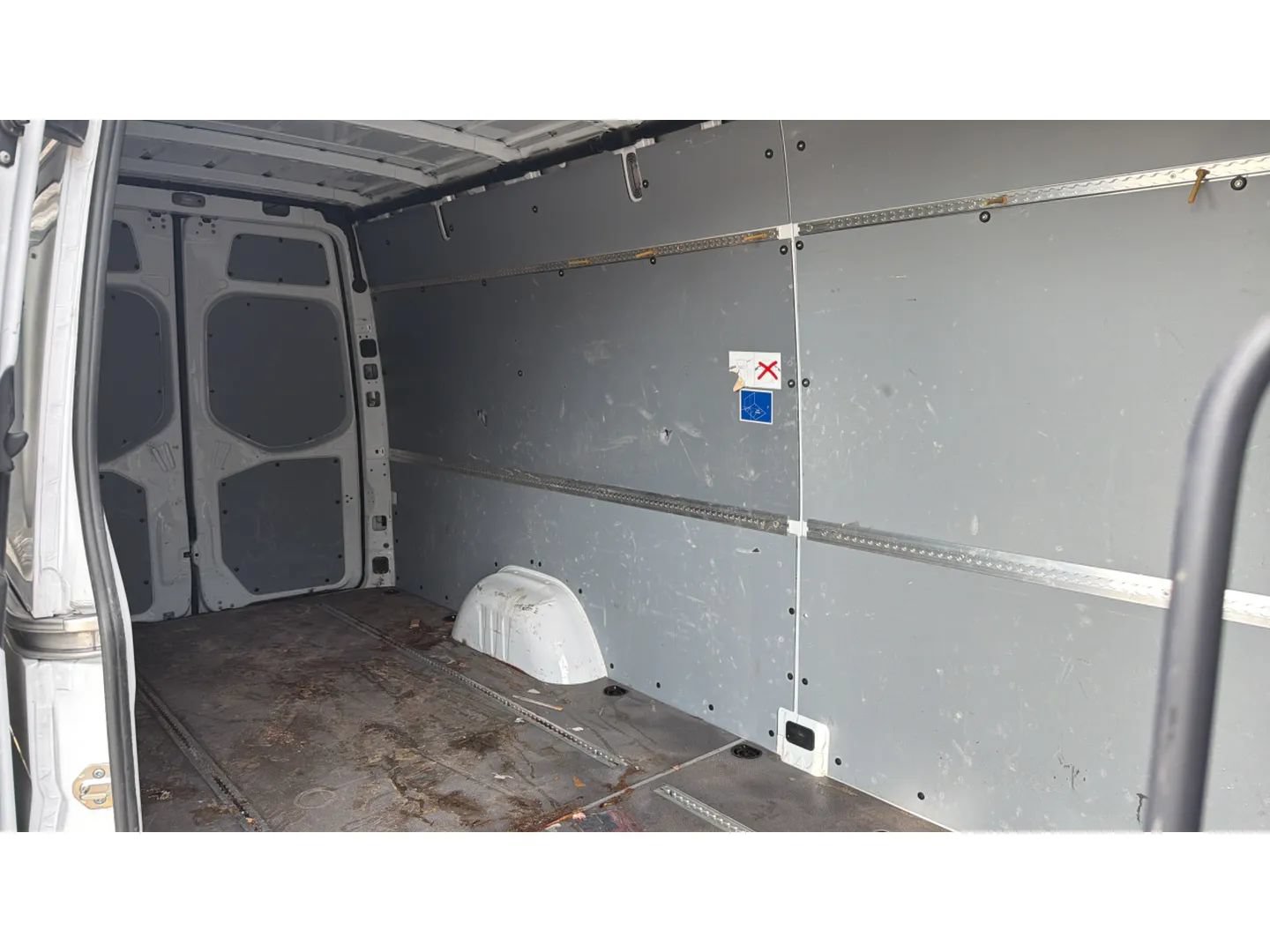 Used 2024 Mercedes-Benz eSprinter 170 Cargo image 23