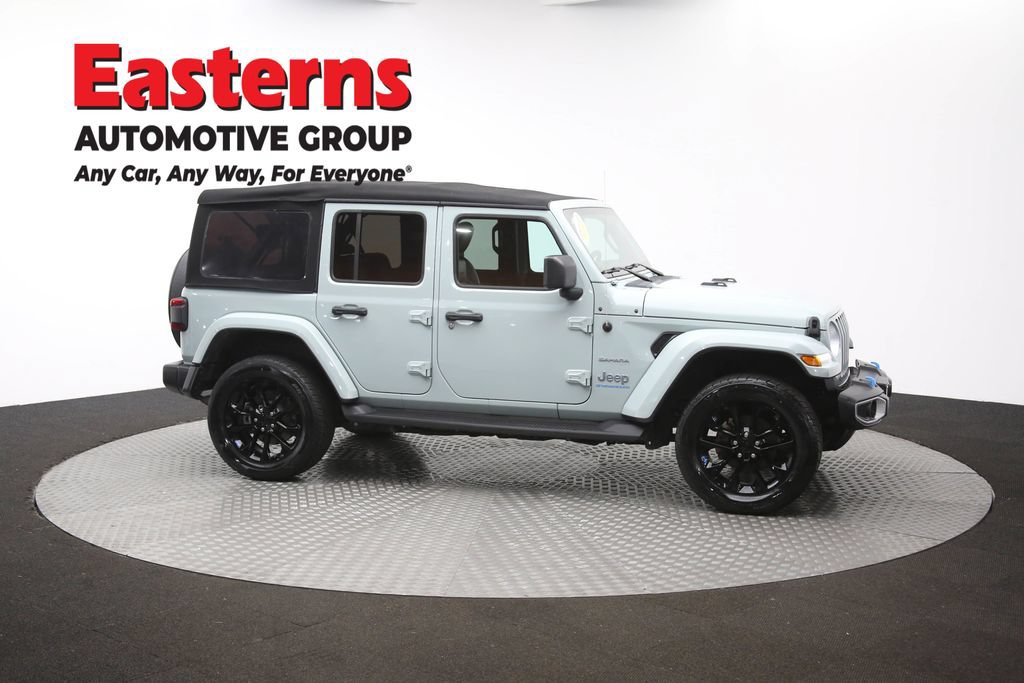 Used 2023 Jeep Wrangler Unlimited Sahara w/ Cold Weather Group AWD/4WD image 46
